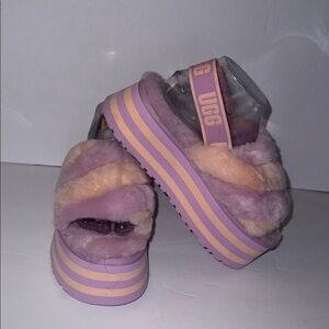 NWOT UGG 1120875 Disco Stripe Platform Slides Slippers Pink Purple Women’s Sz 9